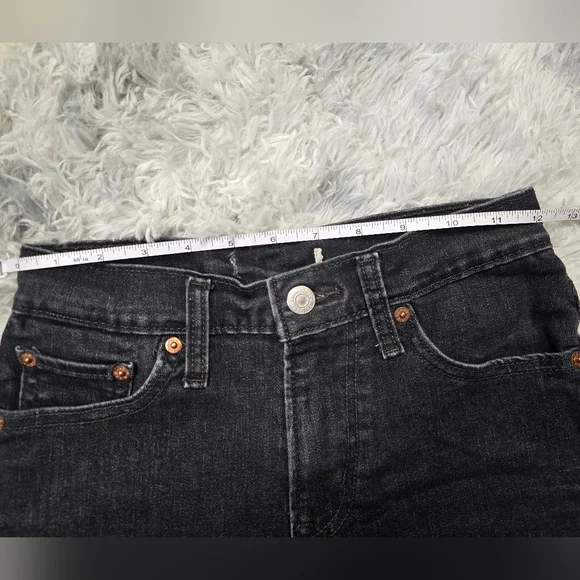 Levi's Dark Denim Women's Shorts - Picture 8 of 9